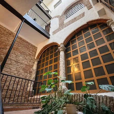 Spacieux Sous Les Toits De Appartement